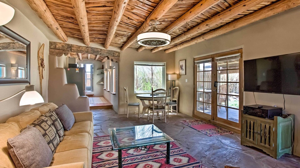Taos Cottage | Pet-Friendly Taos House w/ Patio & Hammock!