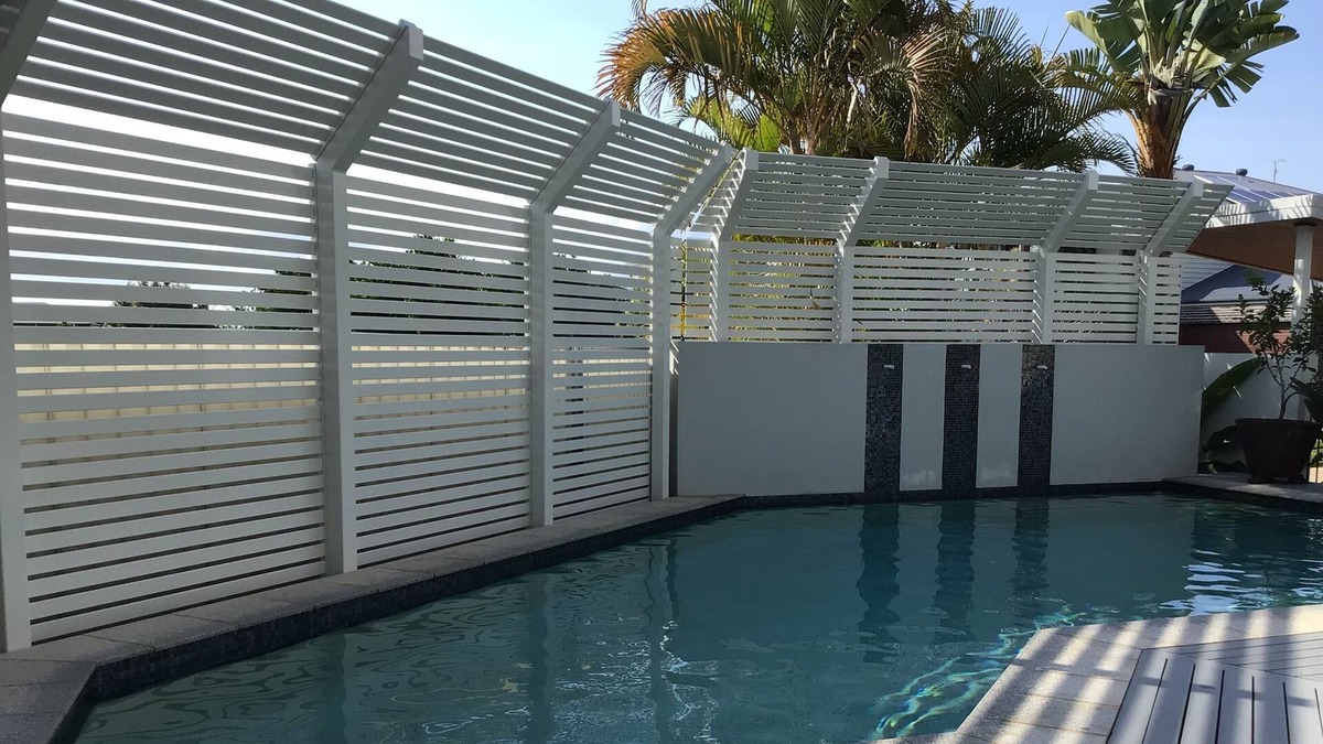 Redland Bay House | Pet friendly Two bedrooms with private living space and in ground pool.