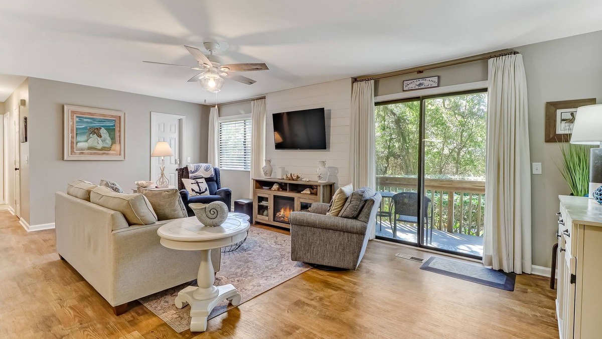 Fernandina Beach House | Pet Friendly | Updated Forest Ridge Villa | Short Walk to the Beach | Community Pool & Tennis
