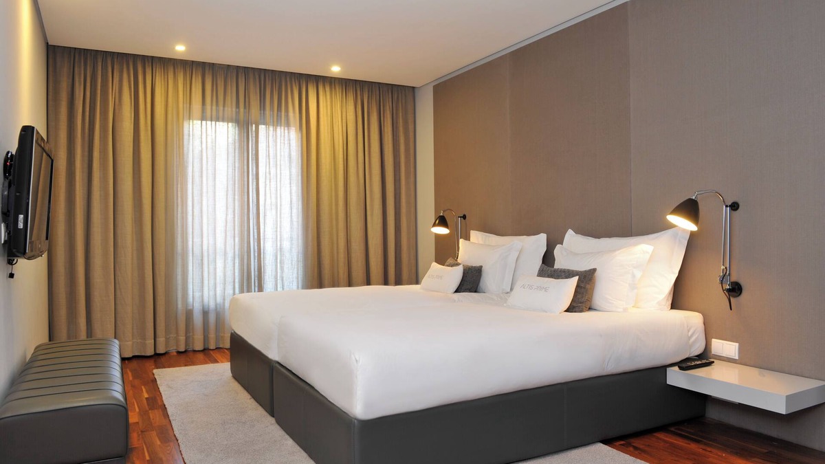 Santo Antonio Hotel | Pet-Friendly Unit at Altis Prime, Full Kitchen, Rooftop Sundeck, Onsite Jacuzzi!