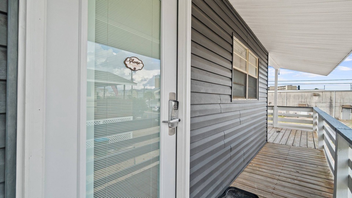 Gulf Lagoon Beach Apartment | Pet Friendly! Hot Tub! Sleeps Five!