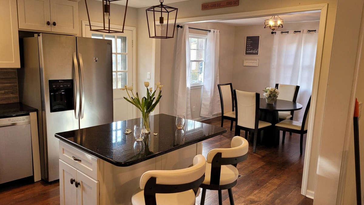 Cary House | Pet friendly whole house in heart of cary