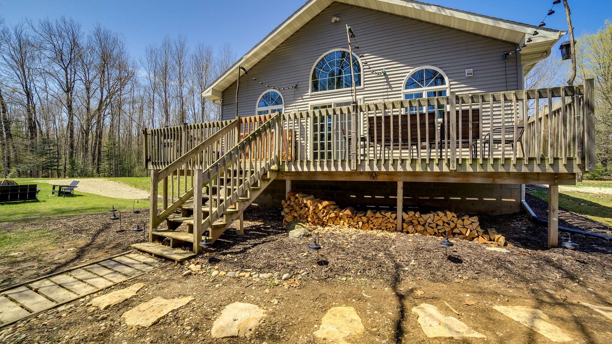 Brazeau Cabin | Pet-Friendly Wisconsin Cabin w/ Kayaks - Near Lake