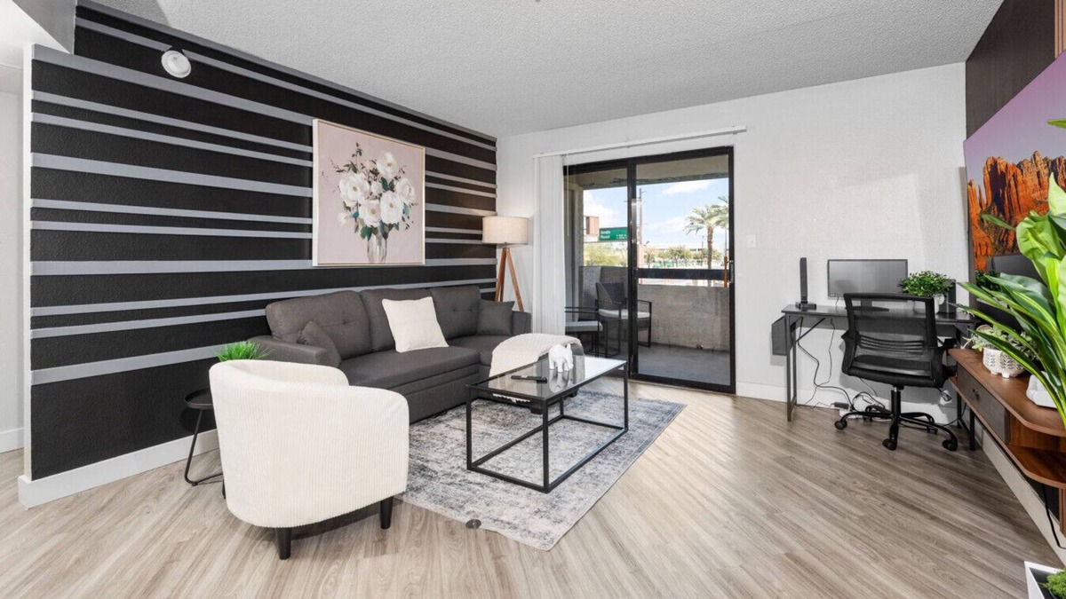 Tempe Apartment | Pet Frndly, Chill 2BR Near ASU, Pool, Grill, Prkng