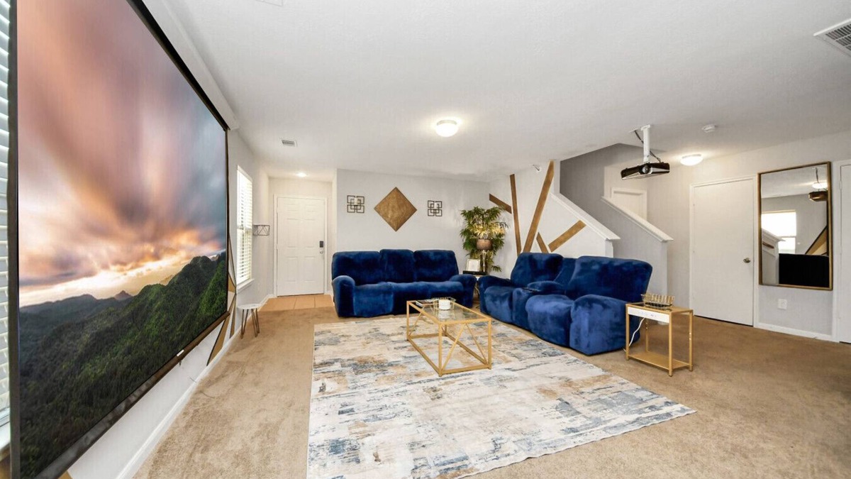 Houston House | Pet-FrndlyRetreat 600MbpsWiFi 8mi to IAH Sleeps 14
