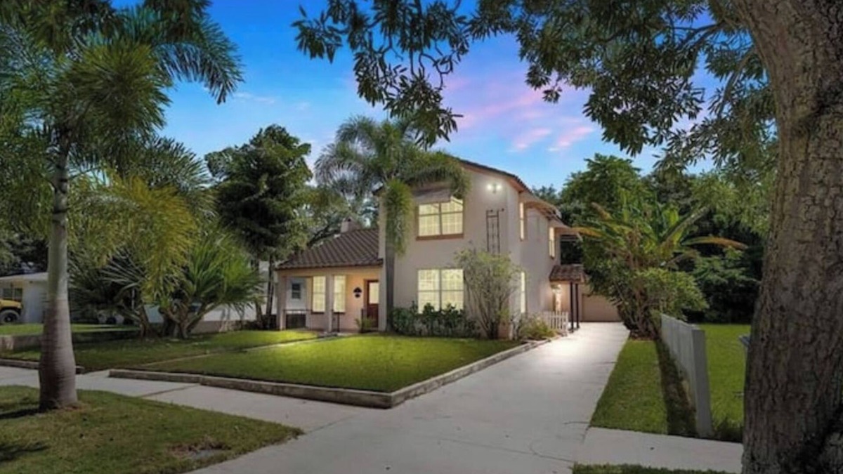 Fort Pierce Apartment | Pet & Large Boat OK 1 Bed Studio Near Marina & Beach Private Lot Sleeps 2