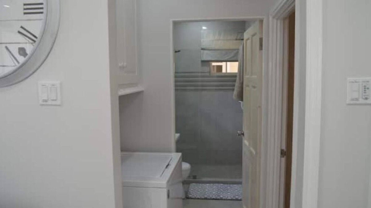 Braggs Hill House | Pete's Villa Townhouse 74 B