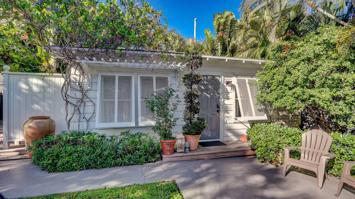 Old Northwood Historic District Cottage | Petit Bijou guest home 1br/1bth with private garden!