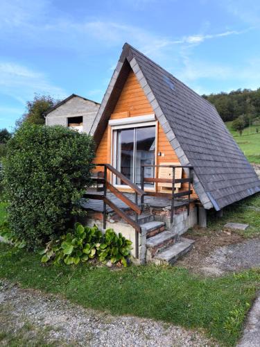 Oust Ski Chalet | Petit chalet avec terrasse