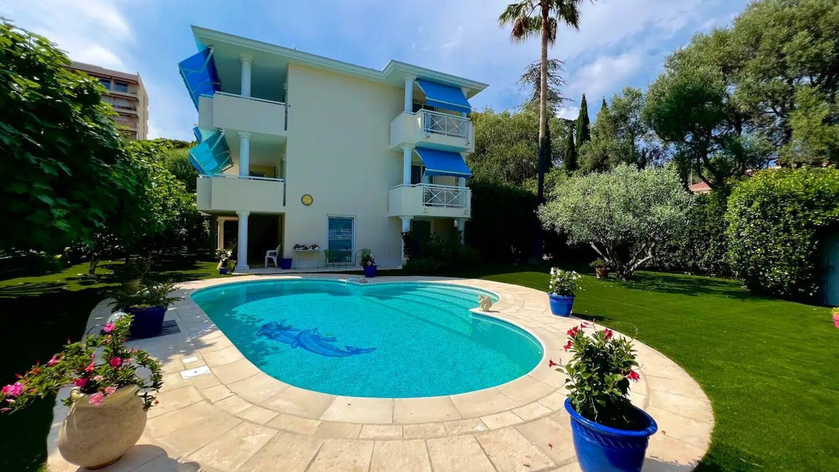 Juan-les-Pins Apartment | Petit Dauphin Studio Juan les Pins