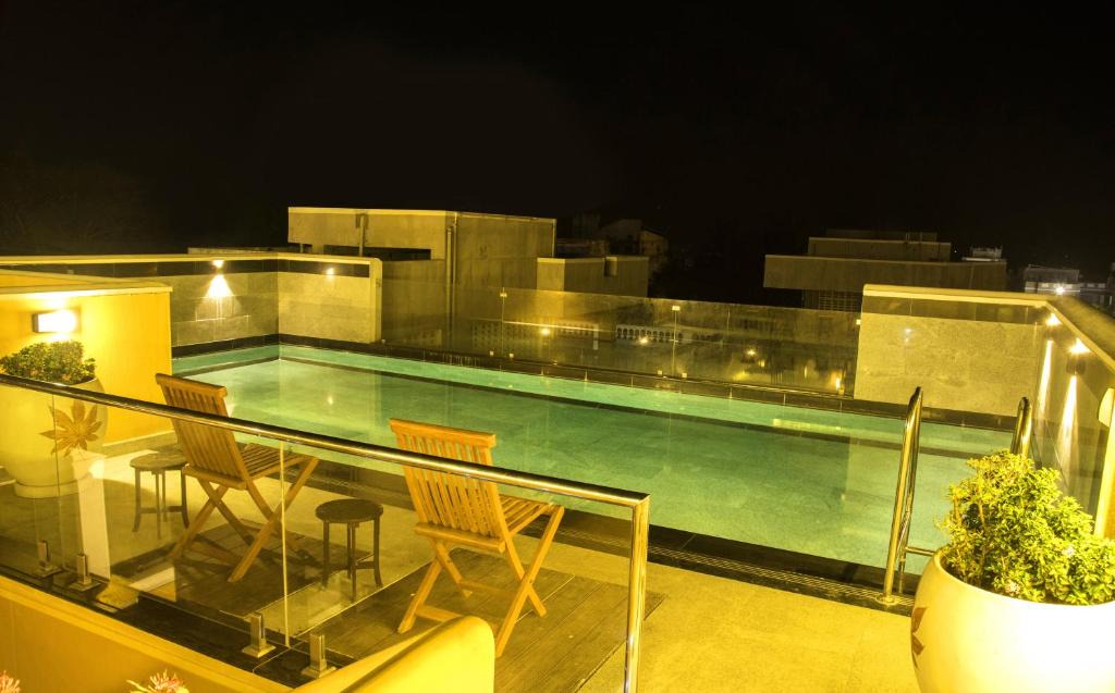 White Town Hotel | Petit Palais