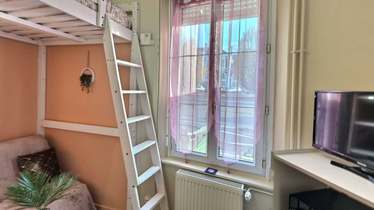 Evreux Apartment | Petit Studio 1 Face Gare, Wifi Gratuit, Proches Toutes Commodités