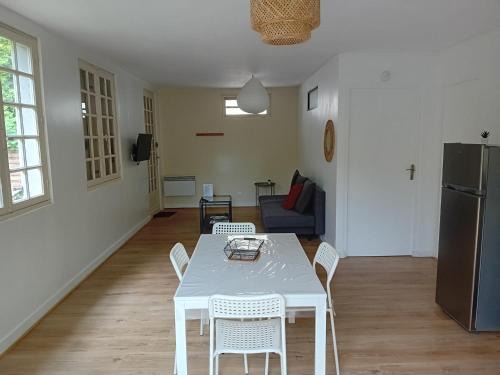 Montcaret Apartment | Petite maison avec jardin