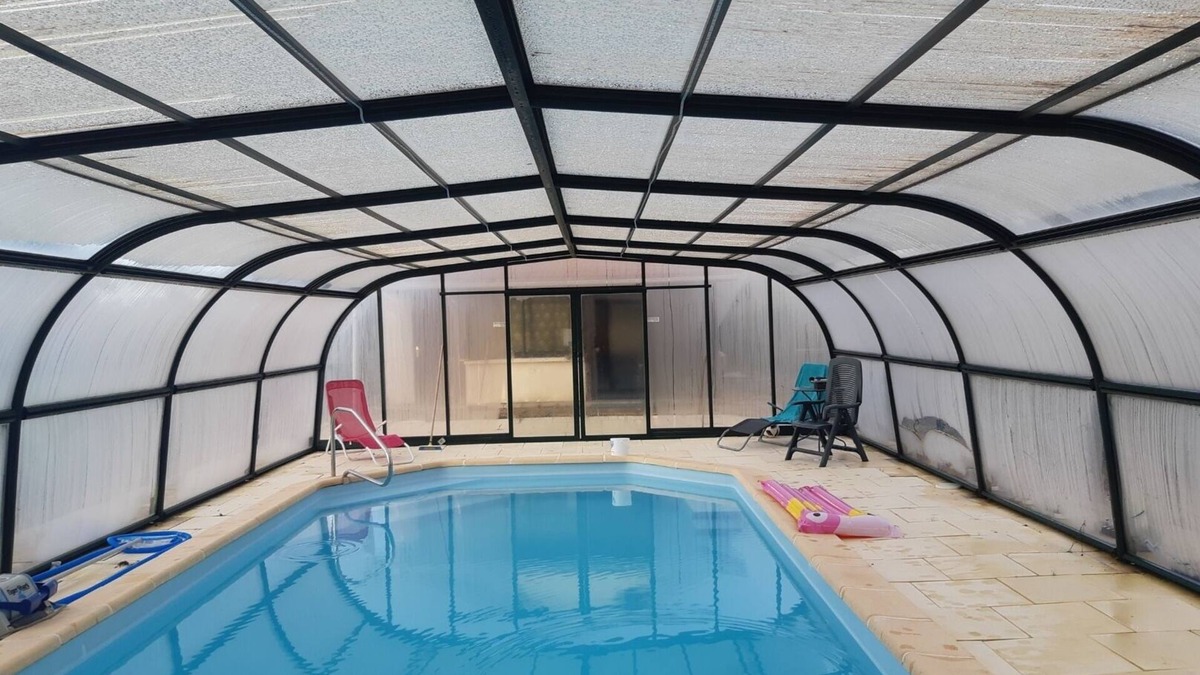 Flayat House | Petite Maison de Campagne Avec Piscine Couverte et Chauffée