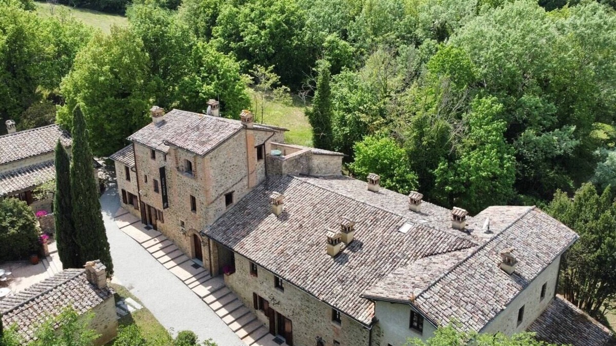 Umbertide Apartment | Petricci Residence - Casa Riciarda apartment with shared pool