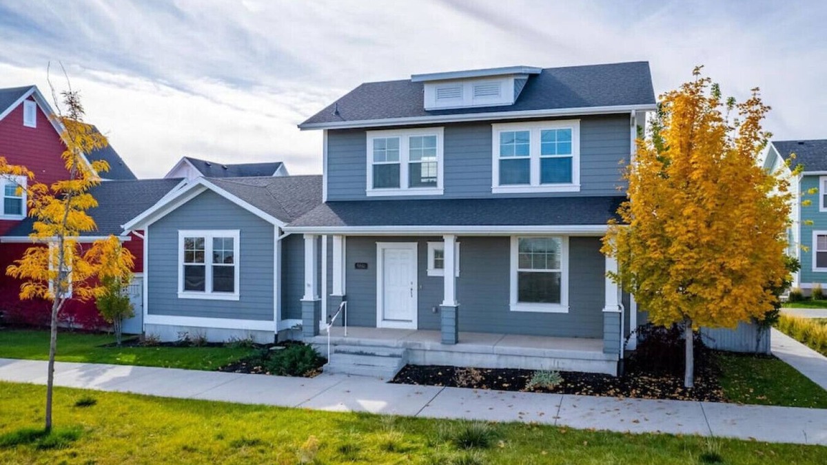 Daybreak House | PETS | Long Stays | Daybreak Community