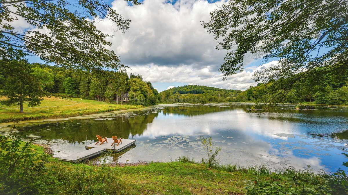 New Albany House | Petting Zoo Barn & Pond Access: New Albany Retreat