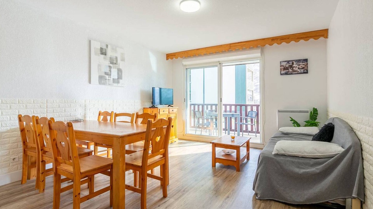 Germ Apartment | Peyragudes: Apt 8 people, balcony, parking, wifi