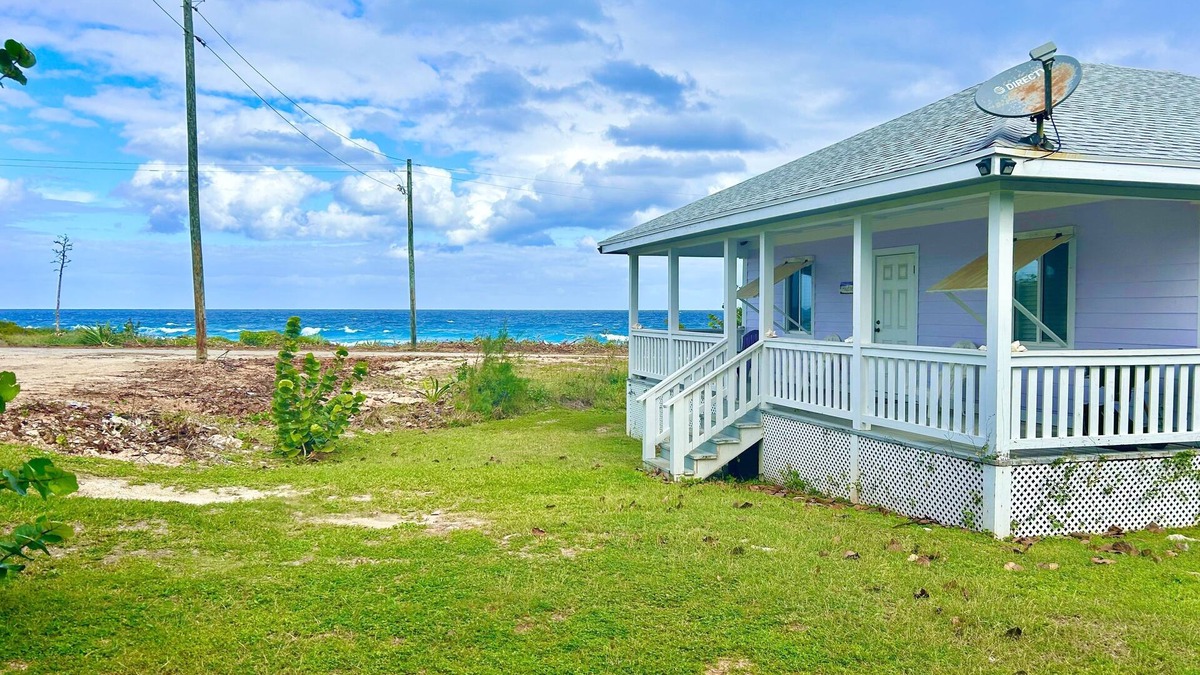 Rainbow Bay Cottage | Peyton's Place is the Place to Be
