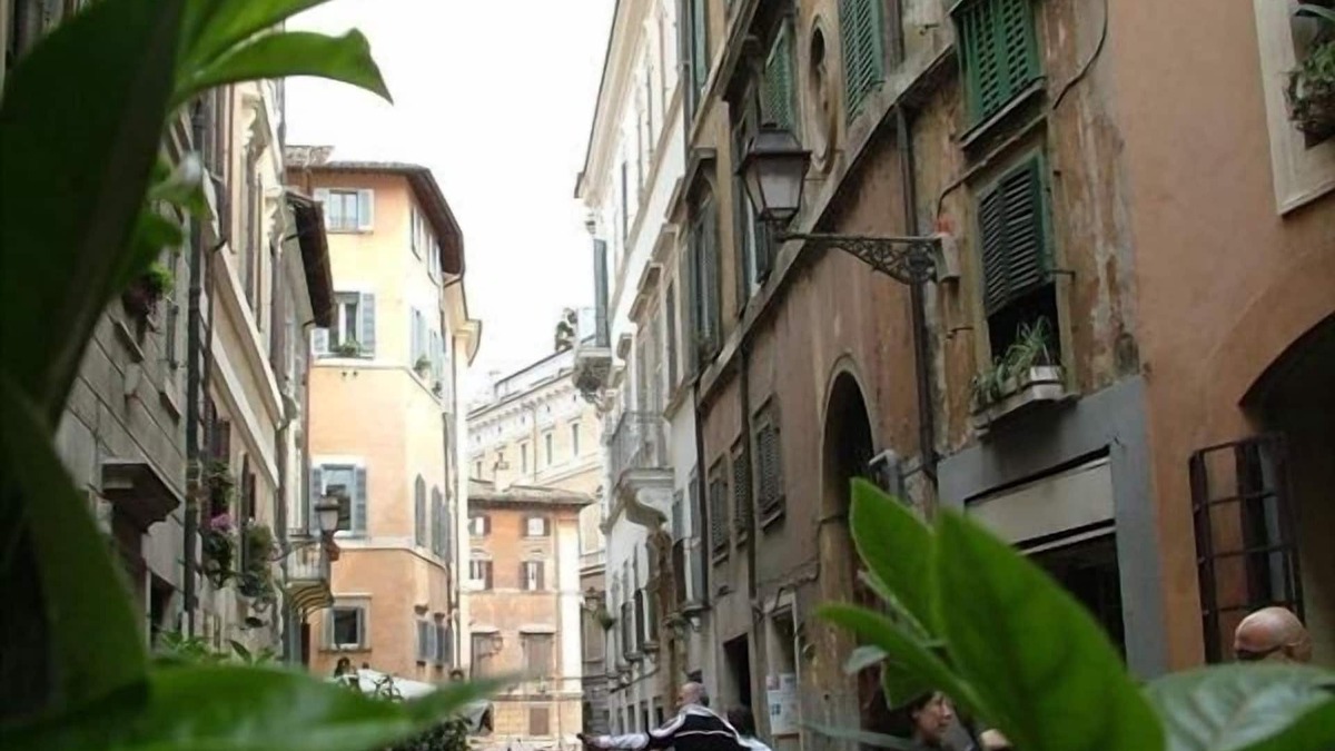 Rione VI Parione Apartment | PF Apartment 2 Bedroom- and you're in Piazza Navona CIN:IT058091C2SLMC5MBC