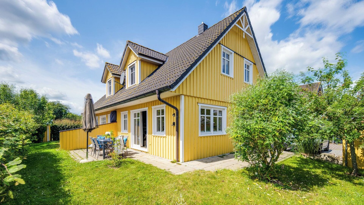Kronsgaard House | Pfefferminza - fireplace, Finnish sauna, shower, terrace, dryer, parking space