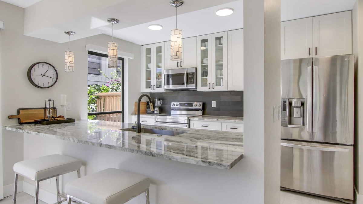 Hunt Club Condo | PGA National Home. Fountain Views.