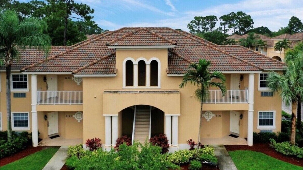Port Saint Lucie Condo | PGA Village Escape to Comfort and Convenience! Your Perfect Getaway Awaits