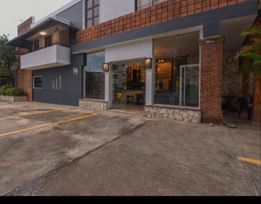 Gascue Hotel | PH 19 Guesthouse Hotel in Gazcue