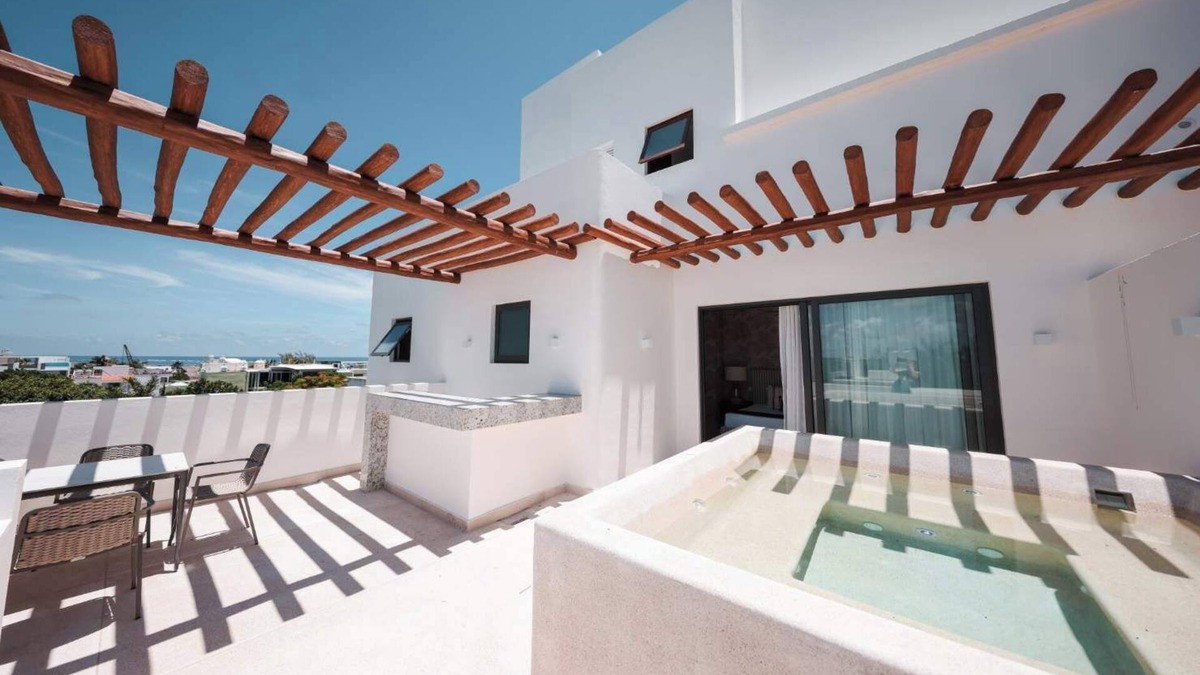 Puerto Morelos Apartment | PH Nutria: Terrace, Jacuzzi & Shared Pool
