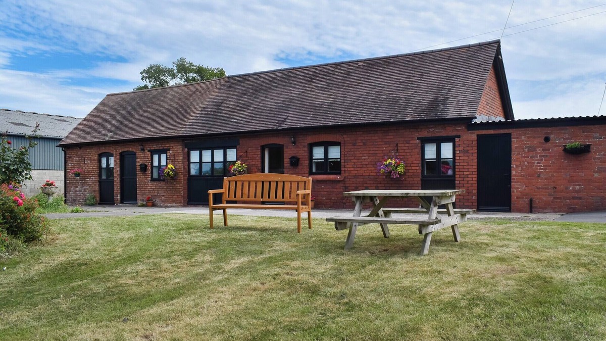 Usk Apartment | Pheasant Pens 2 - UK50188