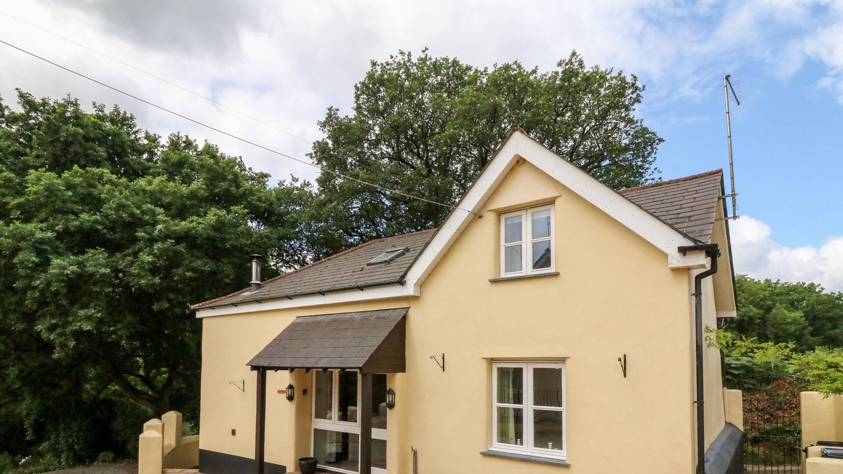 Broadwoodkelly Cottage | PHEASANT ROOST, pet friendly, character holiday cottage in Winkleigh