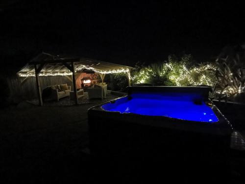 Denbigh House | Pheasants Retreat with Hot Tub and Fire Pit