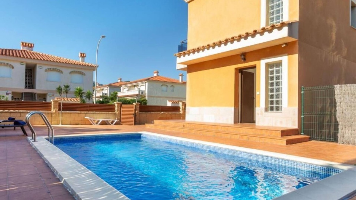 Miami Platja Villa | PHENOMENAL VILLA IN MIAMI-BEACH (Costa Dorada) PRIVATE POOL, 12 people