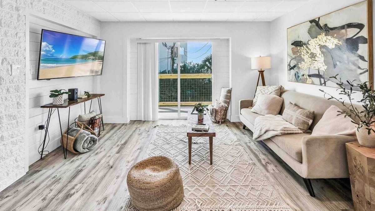 Fort Walton Beach Apartment | Phenomenal Waterfront 2BR Condo with Private Beach