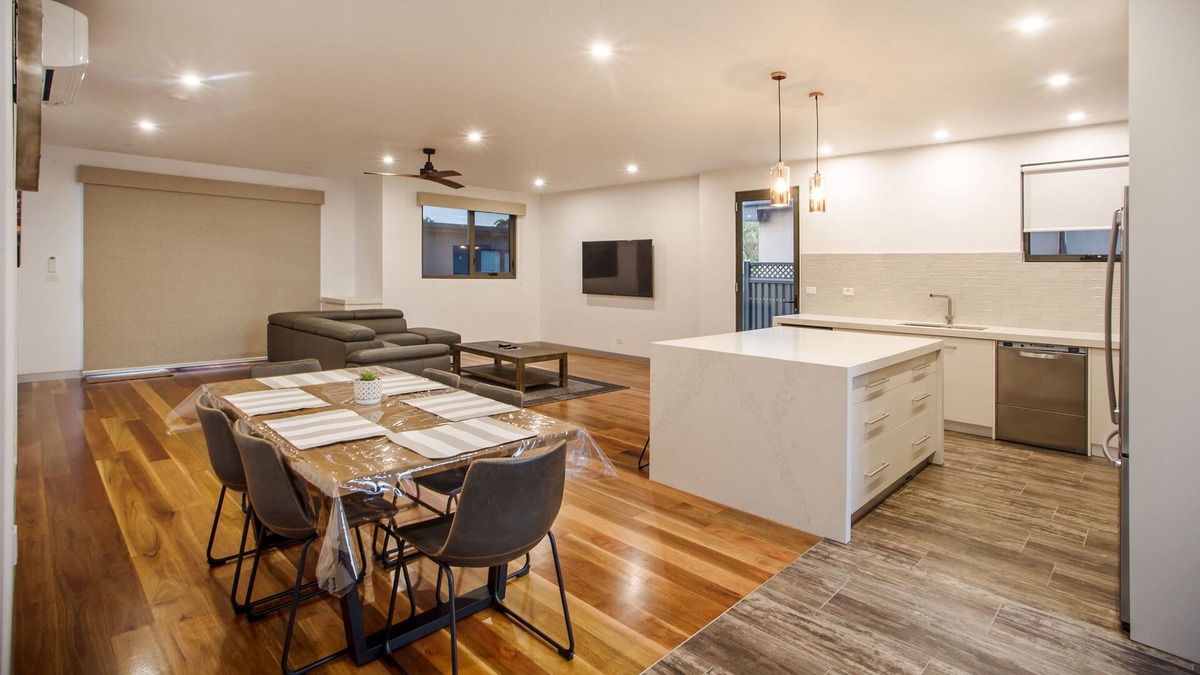 Cowes House | Phillip Island Holiday house to remember -FREE Wifi & Linen