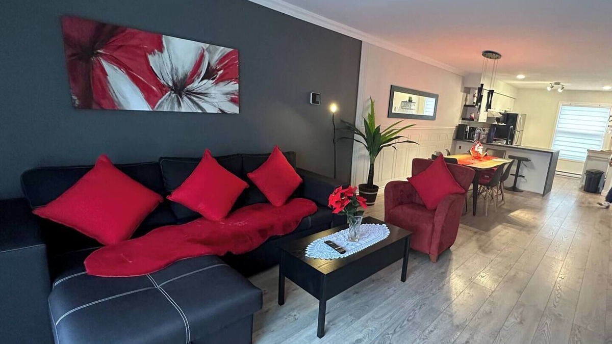 Magog Apartment | Phoenix condo near Lake Memphremagog