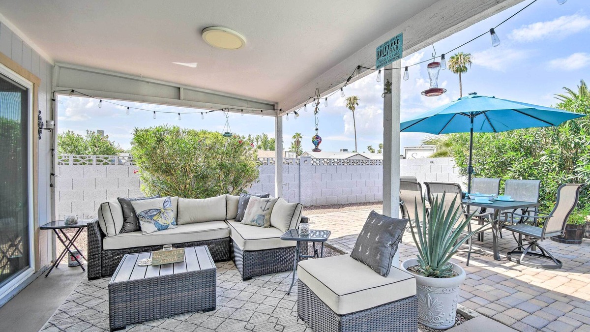 Maryvale House | Phoenix Home w/Sunny Backyard, Diving Pool