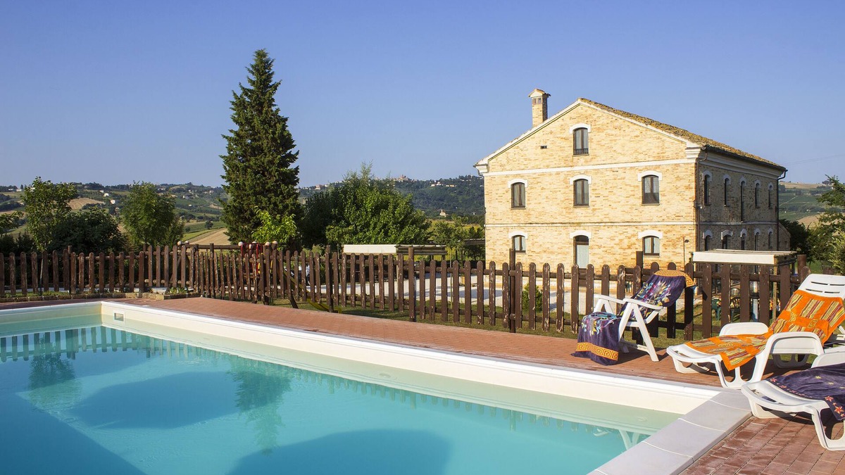 Montecarotto House | Piagge Del Sole: Beautiful farmhouse in the countryside with swimming pool