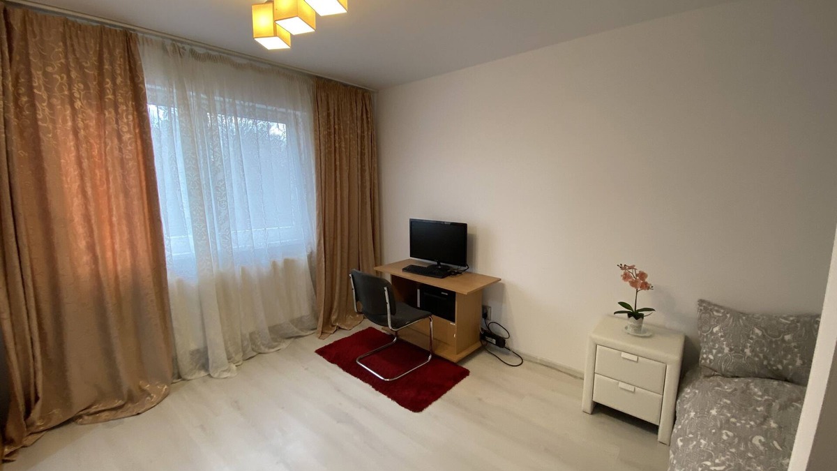 Sector 4 Apartment | Piatra Sudului Host