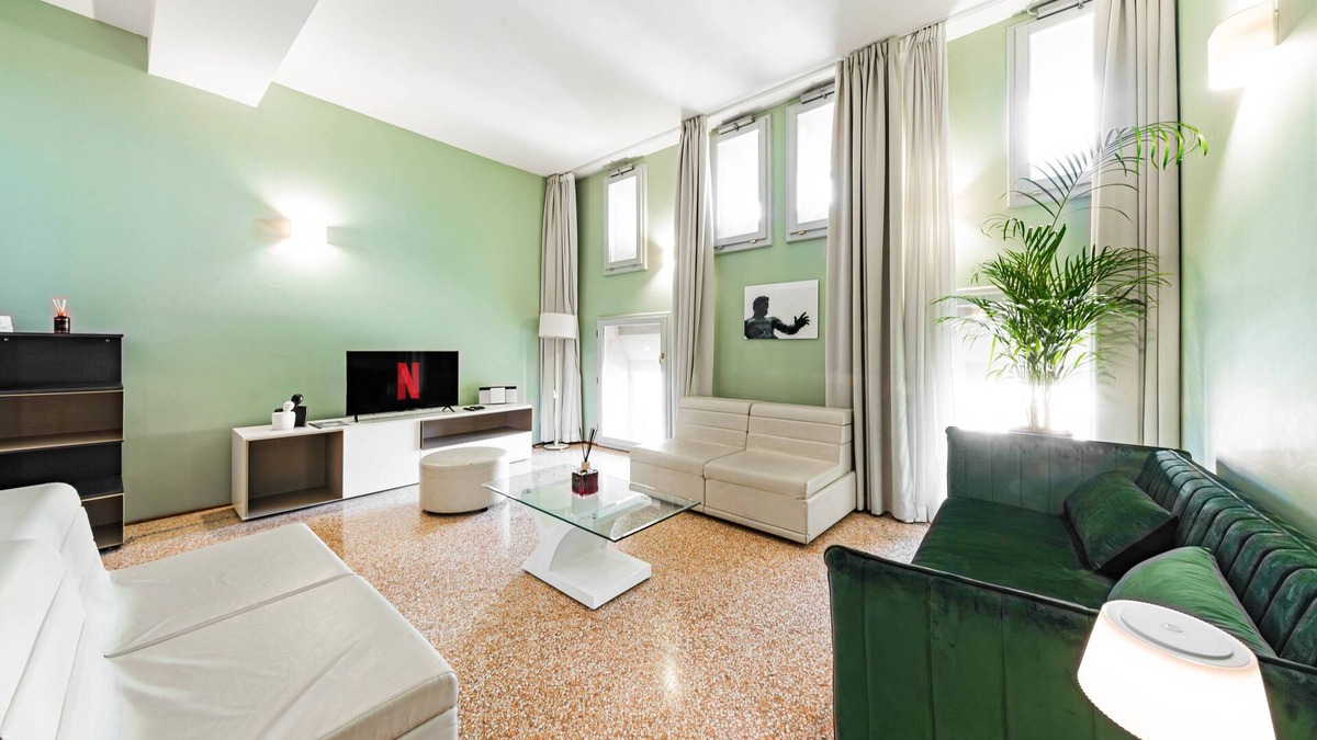 Historic Center Apartment | Piazza Maggiore view - Panorama By ImmoBo - Bologna Center