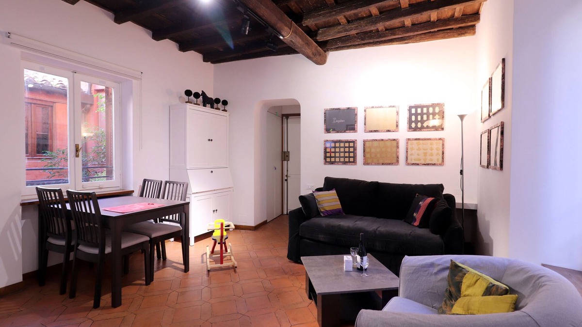 Rione V Ponte Apartment | Piazza Navona Apartments