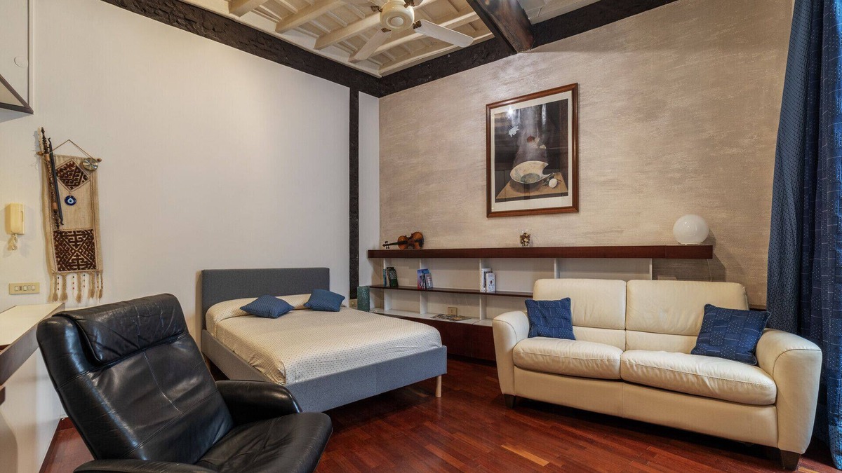 Rione V Ponte Apartment | Piazza Navona Petite House