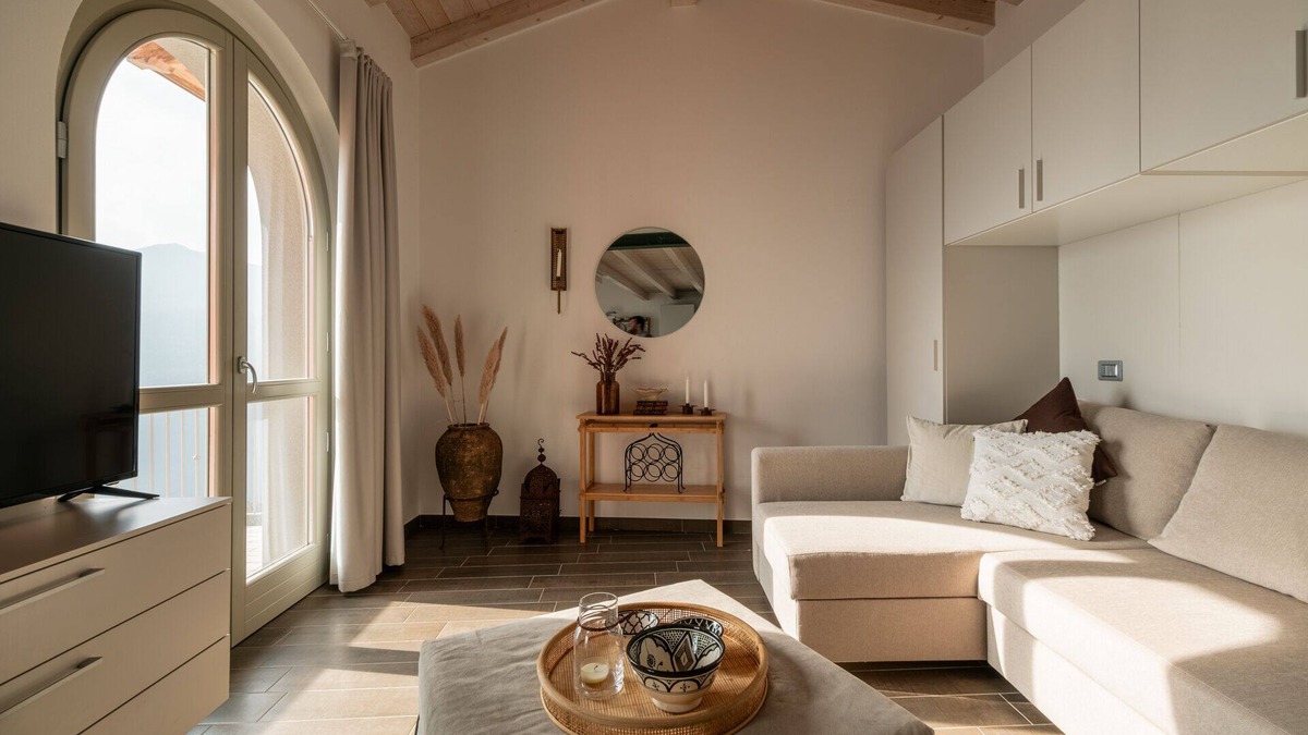 Plassi Apartment | Picasso - One Bedroom Apartment, Sleeps 3