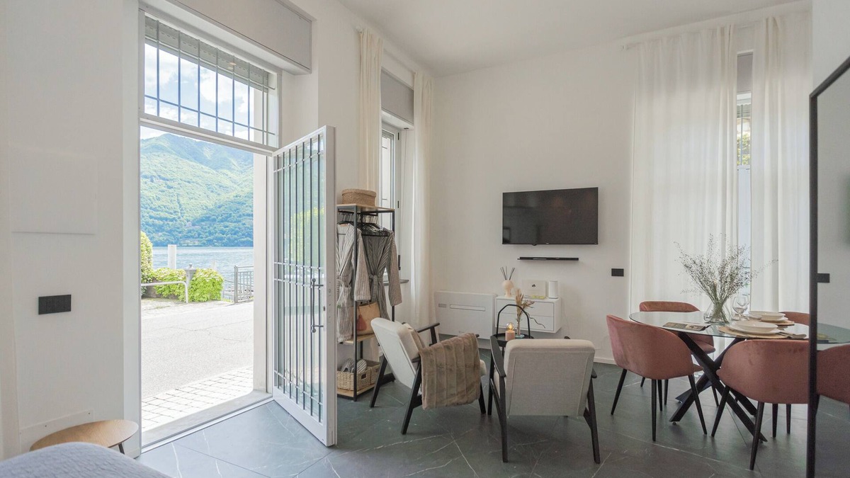 Carate Urio Apartment | Piccola Como Lotus - Studio Apartment, Sleeps 2