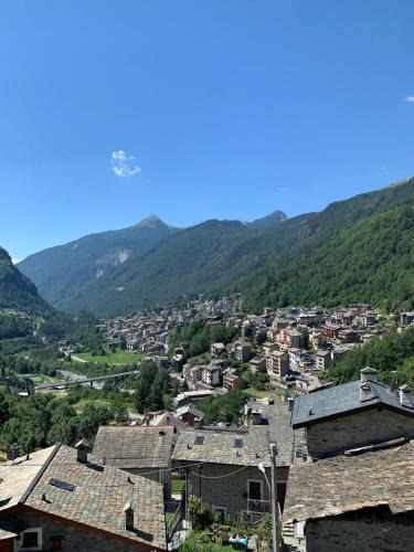 Chiesa in Valmalenco Apartment | Piccola Parigi