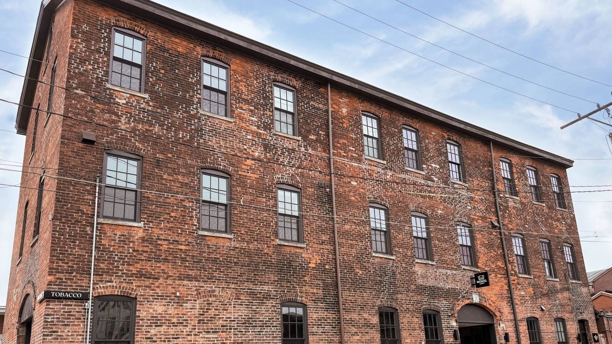 Covington Apartment | Pickle Factory Hotel—8BR Full Hotel w/Free Parking