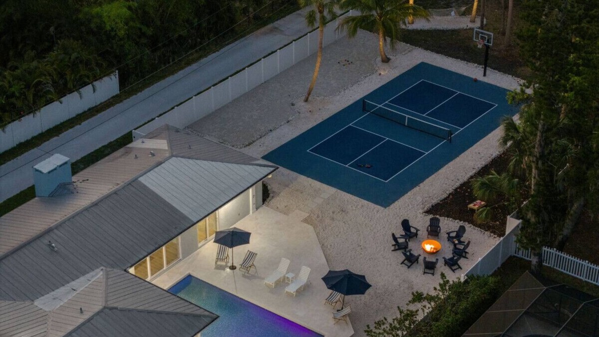 Palma Sola House | Pickleball Paradise - Private Family Resort