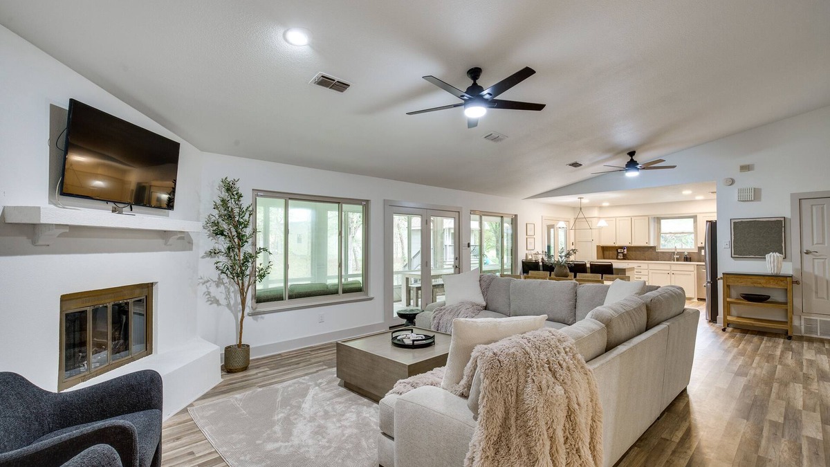 Kemp House | Pickleball/Sport Court: Spacious Kemp Home!