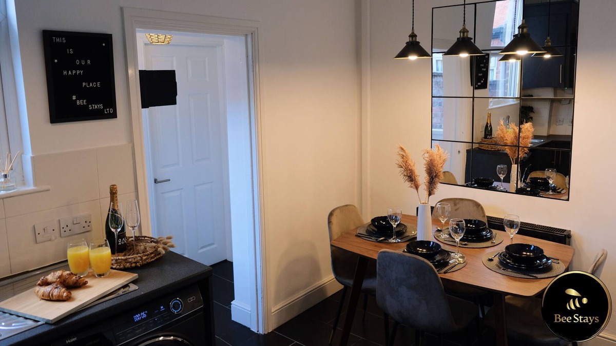 Warrington House | ★Pickmere House★ An oasis near town centre