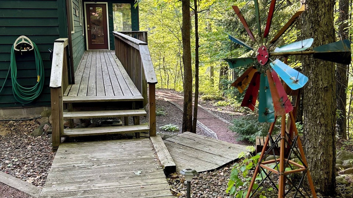 Stone Lake Cabin | Picture-Perfect Cozy Northwoods Cabin On Crystal-Clear Lake
